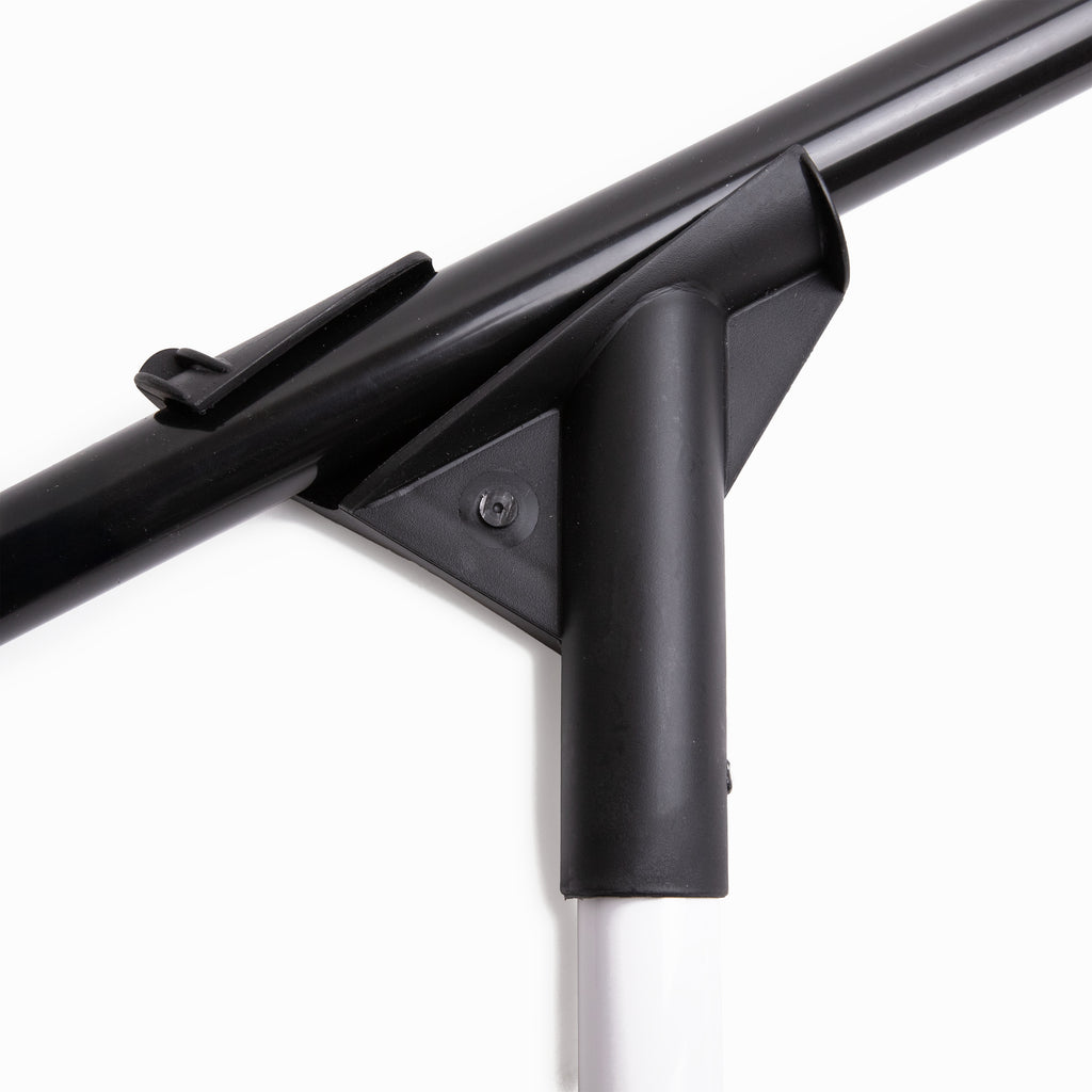 Handystick, hampe de façade démontable : la pièce noire qui relie le bras transversal à la hampe